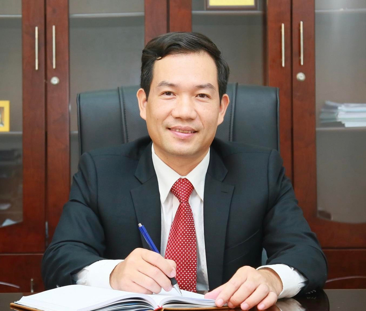 Giáo sư trẻ nhất năm 2022: Tôi học tử tế để thoát khỏi nghèo khổ - Hình 2 Giao su tre nhat nam 2022: Toi hoc tu te de thoat khoi ngheo kho-Hinh-2