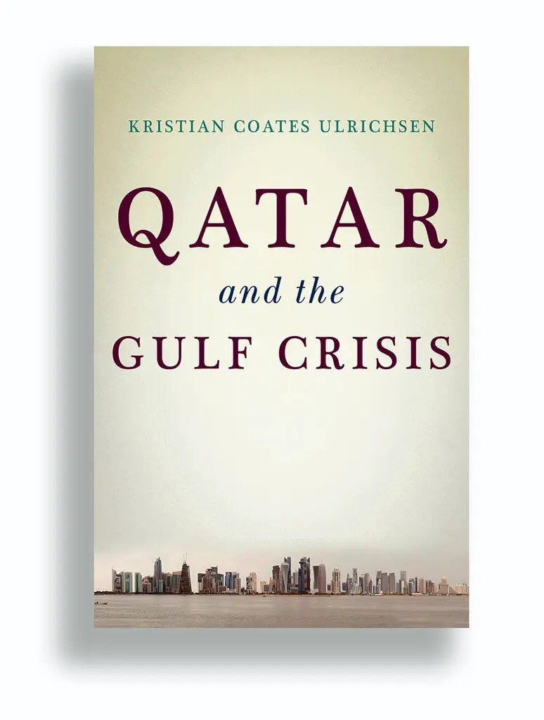 Qatar and the Gulf Crisis (2020). Cuộc khủng hoảng hiện đại lớn nhất của Qatar diễn ra từ năm 2017 đến năm 2021, khi các nước láng giềng Arab đặt quốc gia này vào tình trạng cấm vận kinh tế và chính trị. Đó là hệ quả của một cuộc cạnh tranh dai dẳng trong khu vực. Tác giả Kristian Coates Ulrichsen đã ghi lại câu chuyện, từ nguồn gốc đến gần như kết thúc, cho thấy quyết định cấm vận phản tác dụng. Sau giai đoạn đó, vị thế toàn cầu và sự độc lập của Qatar ngày càng được củng cố. Ảnh: New York Times.