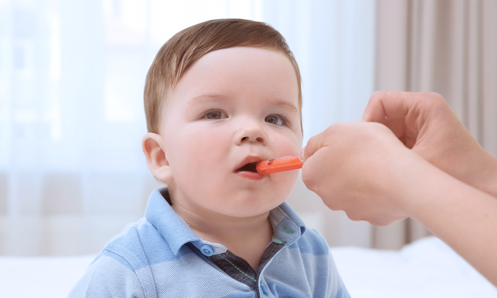 8 sai lam cha me can tranh khi cham soc tre bi sot xuat huyet