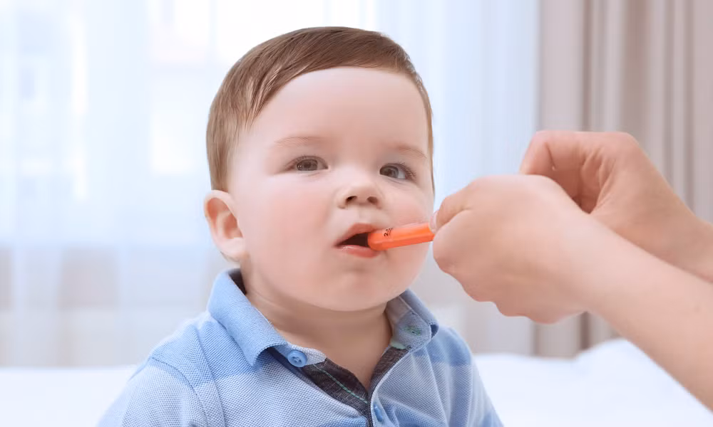 8 sai lam cha me can tranh khi cham soc tre bi sot xuat huyet