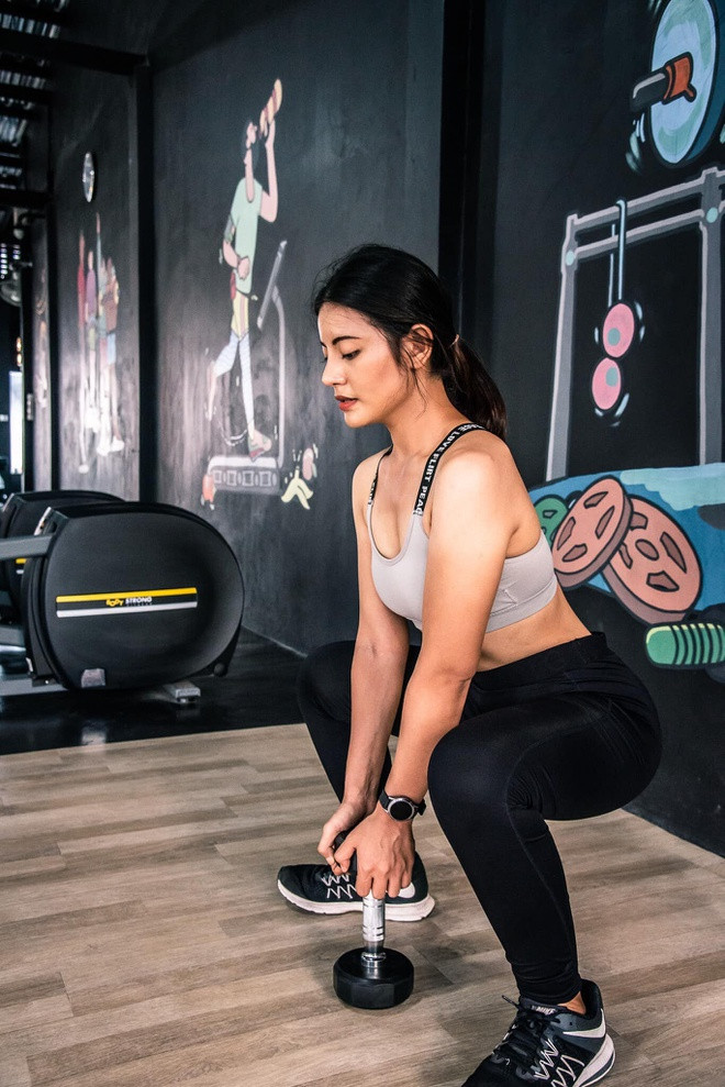 Sangpirun kết hợp tập gym và duy trì chế độ ăn eat clean, tuyệt đối không ăn dầu mỡ, tinh bột, đồ ngọt. Nhờ cố gắng, cô đã giảm được 38 kg và chỉ còn nặng 52 kg. Thay đổi bản thân, cô giáo trẻ tự tin, vui vẻ hơn vì có thể thoải mái giao tiếp với mọi người.