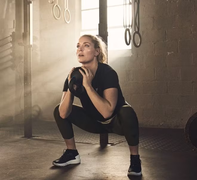 Bài đăng của "nữ thần trượt tuyết" nhanh chóng gây sốt trên mạng. Nhiều người chia sẻ và ủng hộ quan điểm của Vonn. Trong nhiều năm qua, VĐV 36 tuổi đã thể hiện sự tự tin với ngoại hình và kêu gọi phụ nữ chấp nhận những gì vốn có, tự nhiên.