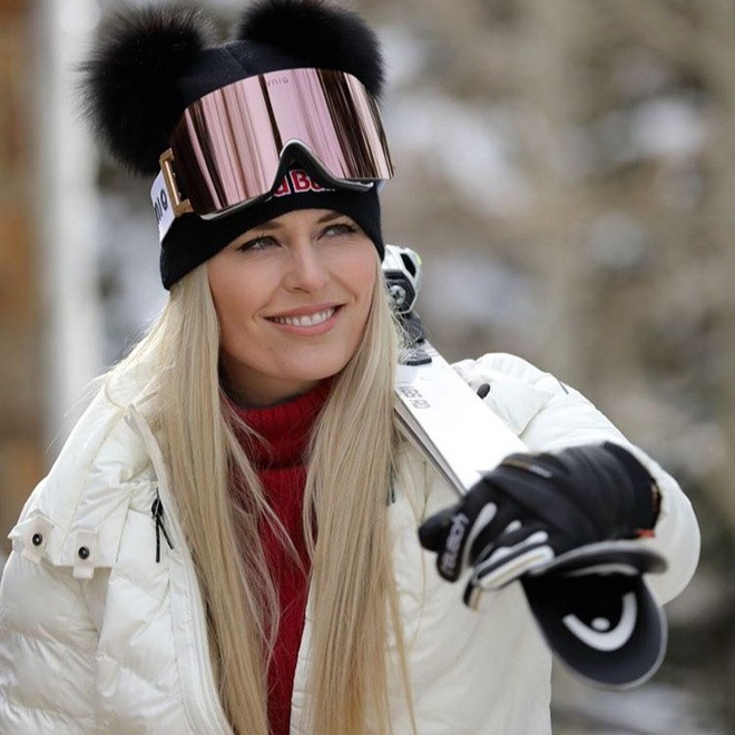 Lindsey Vonn gửi lời khuyên đến những ai đang cảm thấy thiếu tự tin về ngoại hình hãy mạnh mẽ, giữ sức khỏe, yêu quý bản thân dù những kẻ thù ghét có nói gì đi nữa. "Đặc biệt cảm ơn tới những người suy nghĩ tích cực và ủng hộ tôi. Chúng ta hãy tiếp tục duy trì sự tôn trọng với cơ thể của người khác".
