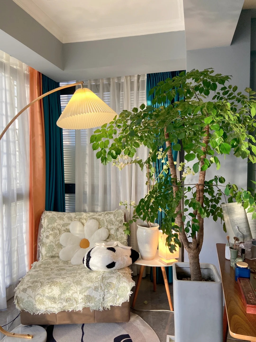 Màu xanh của cây hạnh phúc cũng có thể khiến con người cảm thấy vui vẻ, mang lại cảm giác yên bình, trong lành giữa thế giới ồn ào, tấp nập này. Cây xanh không chỉ là biểu tượng kinh tế mà còn nuôi dưỡng tinh thần. Ảnh minh họa Toutiao