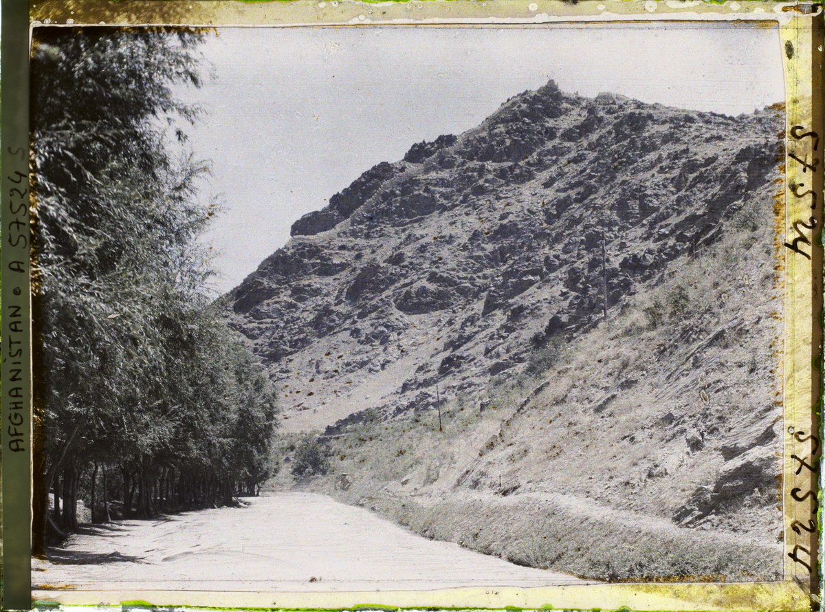 Phong cảnh trên đèo Babur, ngoại vi Kabul.