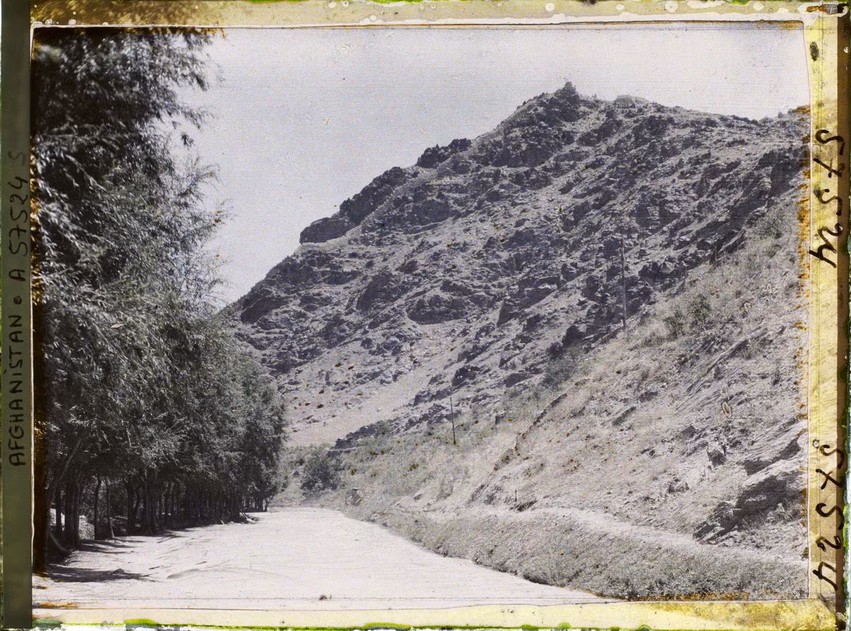 Phong cảnh trên đèo Babur, ngoại vi Kabul.