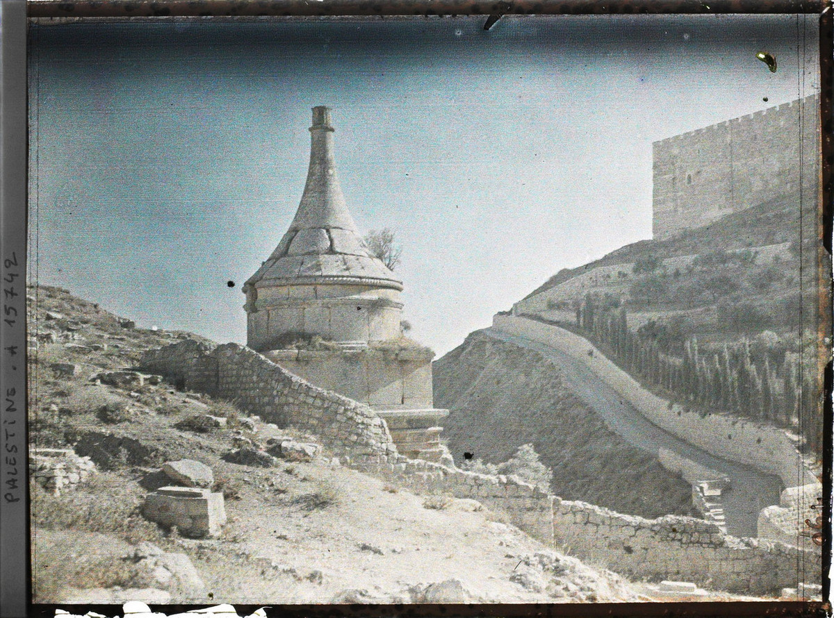 Lăng mộ Absalom ở thung lũng Kidron, nơi chôn cất Absalom, con trai thứ ba của David, vị vua thứ hai của Vương quốc Israel thống nhất.