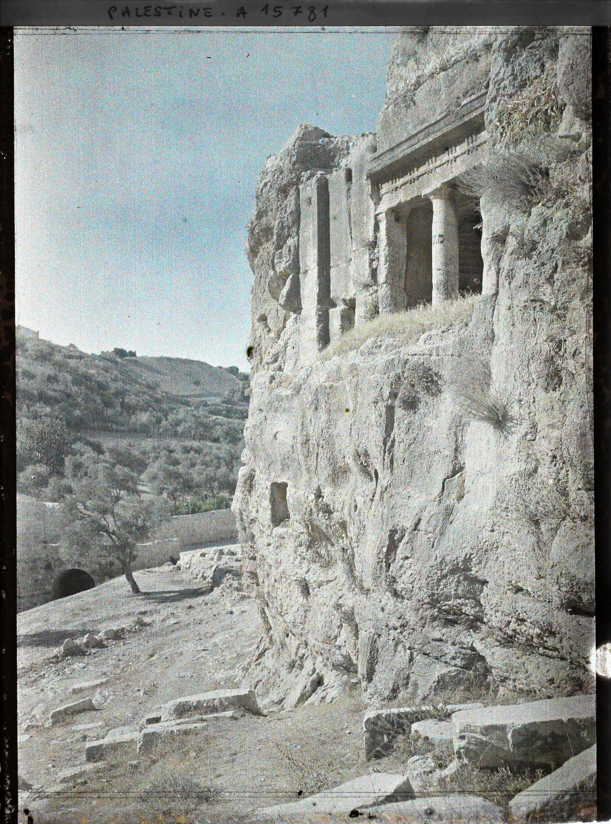 Lối vào khu lăng mộ Thánh James.