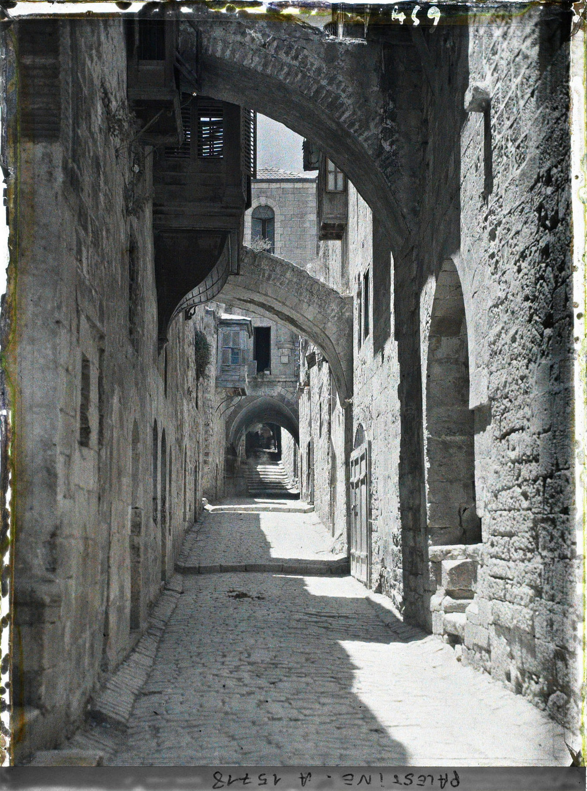 Đoạn đường giữa chặng năm và sáu trên Con đường khổ nạn.