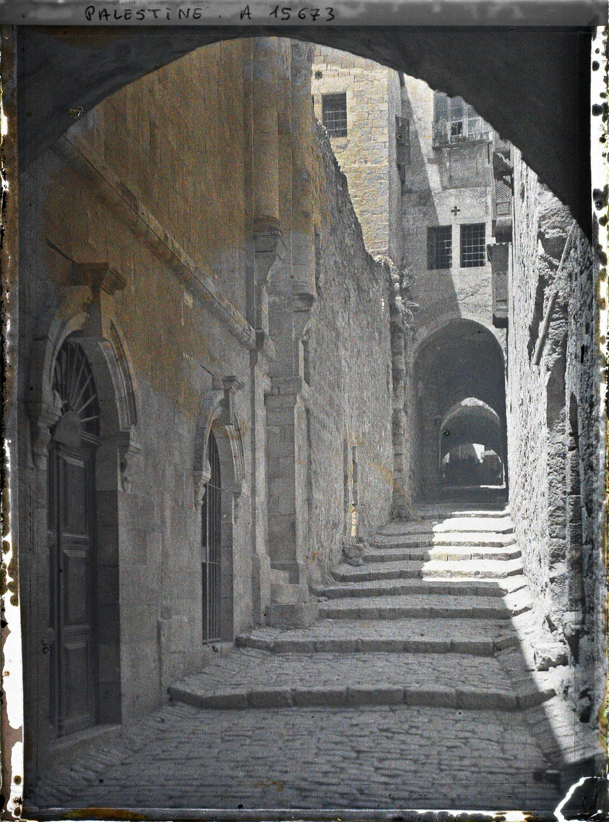 Chặng thứ sáu trên Con đường khổ nạn, nơi Veronica lau mặt cho Chúa Jesus.