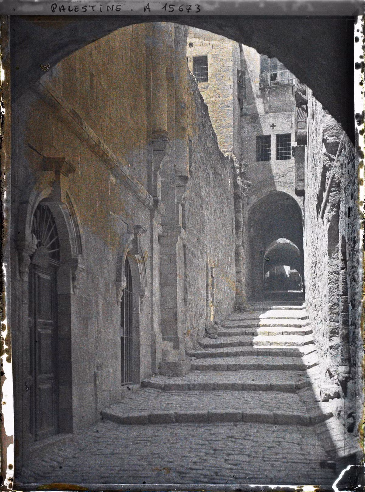 Chặng thứ sáu trên Con đường khổ nạn, nơi Veronica lau mặt cho Chúa Jesus.