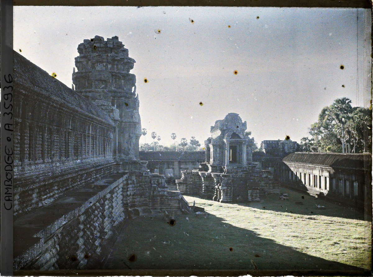 Một góc khuôn viên Angkor Wat.