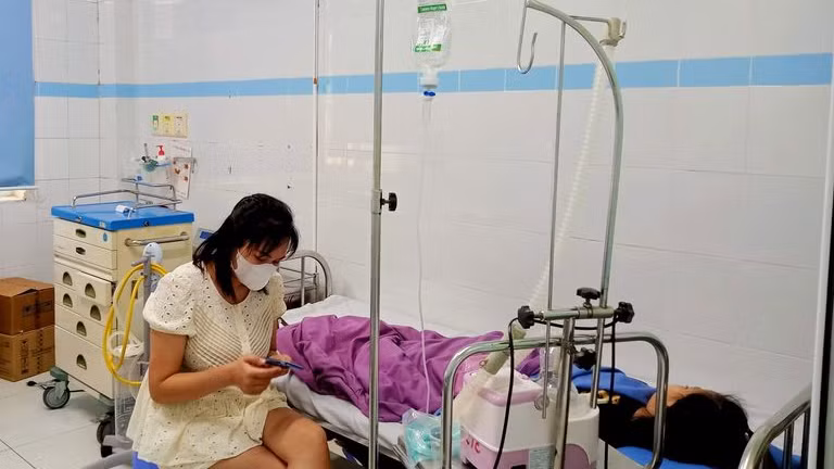 Nguy co ngo doc thuc pham khi di du lich-Hinh-2