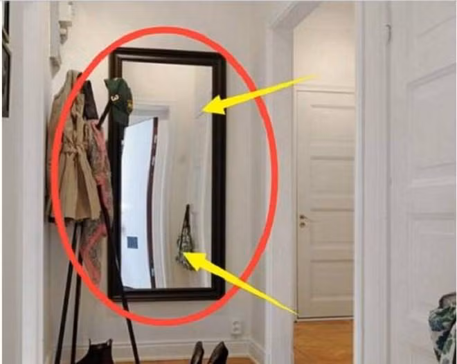 Mo cua vao nha thay 4 thu nay khong pha gia cung mat loc