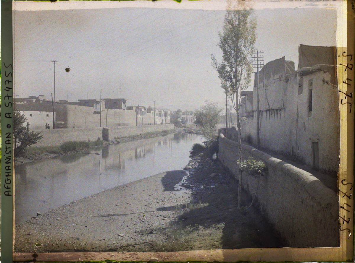 Sông Kabul, đoạn chảy qua nội đô Kabul.