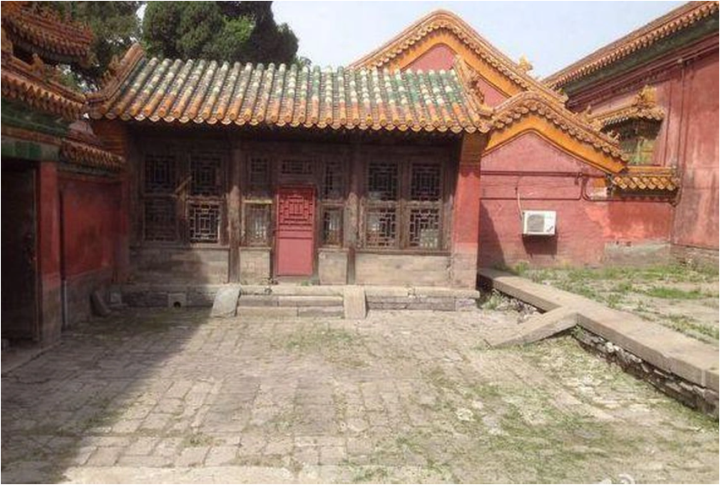 Vi sao du khach bi cam tham quan lanh cung trong Tu Cam Thanh?-Hinh-2