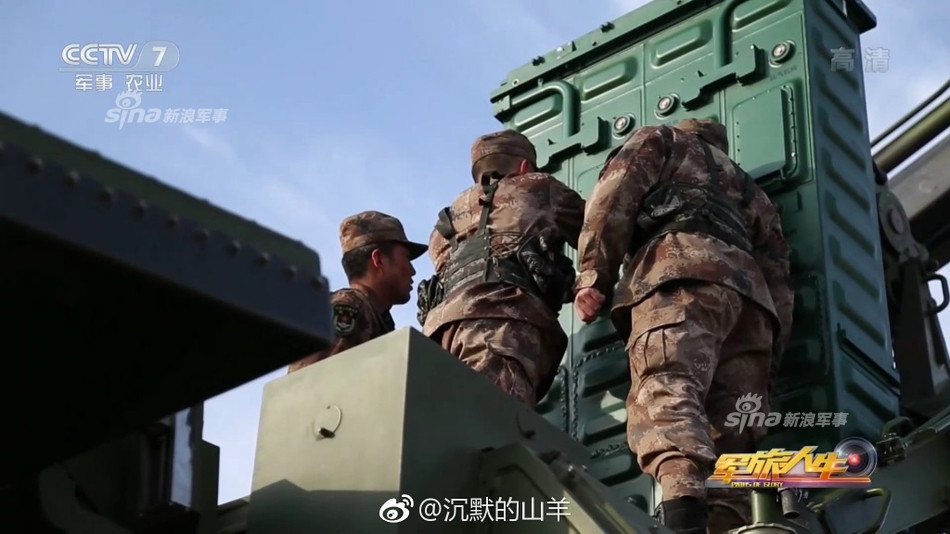 HQ-17 có khả năng mang theo 8 tên lửa, tầm bắn tối đa 15 km, tầm cao 10 km. Tập đoàn Công nghiệp và Khoa học Hàng không Vũ trụ Trung Quốc nói rằng hiệu suất chiến đấu của hệ thống vượt trội so với Tor-M1 của Nga. Nguồn ảnh: CCTV7.