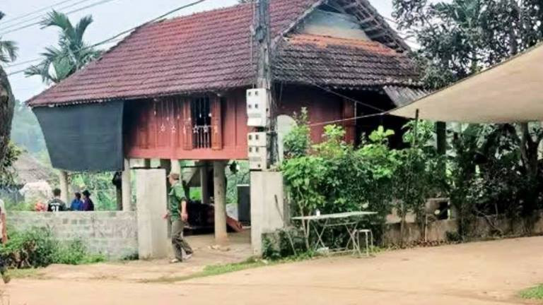 Nghi vo ngoai tinh, chong ra tay giet vo roi uong thuoc sau tu tu