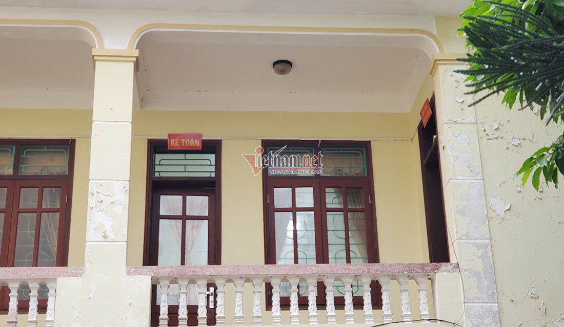 Công an niêm phong hồ sơ ký khống nhận tiền người nghèo ở Nghệ An ảnh 3