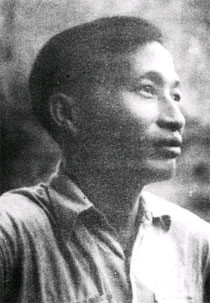 Tháng 8/1945, nhà hoạt động cách mạng và quân sự Trần Đăng Ninh (1910-1955) được cử vào Tổng bộ Việt Minh, tham gia Ủy ban Khởi nghĩa Toàn quốc và Đại hội Quốc dân Tân Trào. Cách mạng tháng 8 nổ ra, ông được phân công cùng tướng Võ Nguyên Giáp chỉ huy quân giải phóng, tiến đánh tỉnh lỵ Thái Nguyên, sau đó bảo vệ Chủ tịch Hồ Chí Minh về Hà Nội. Sau cách mạng, ông làm Đặc phái viên của BCH TW Đảng vào công tác ở Trung Bộ và Nam Bộ.