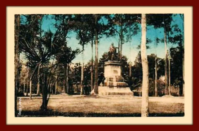 Khi trụ sở Kho Bạc được xây dựng trên khu đất này thì tượng Gambetta được dời về Công viên Maurice Long, nay là vườn Tao Đàn.