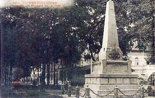 Quảng trường Rigault de Genouilly ở đường Vannier (nay là đường Ngô Đức Kế) của Sài Gòn thời Pháp thuộc từng có tượng đài Doudart de Lagrée - viên sĩ quan Pháp từng lãnh đạo cuộc thám hiểm sông Mekong 1866-1868.