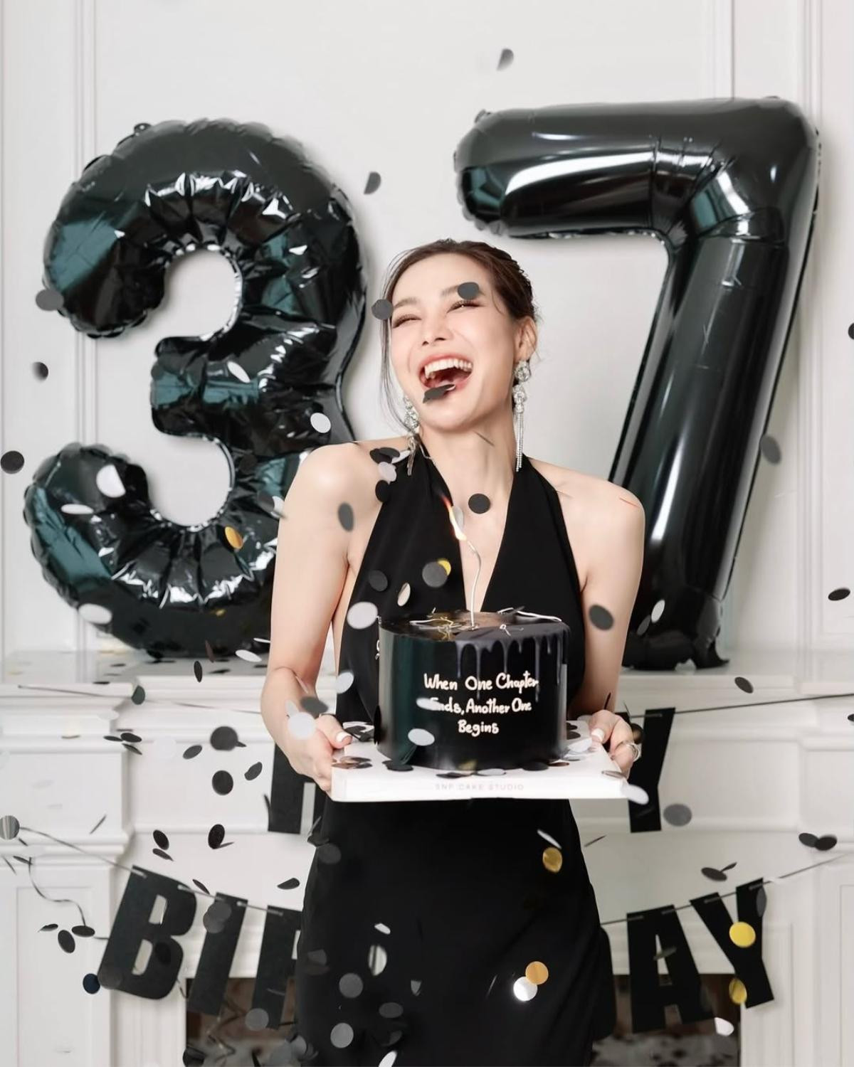 Nu nguoi mau gay tranh cai vi coi ao chup anh sinh nhat-Hinh-3