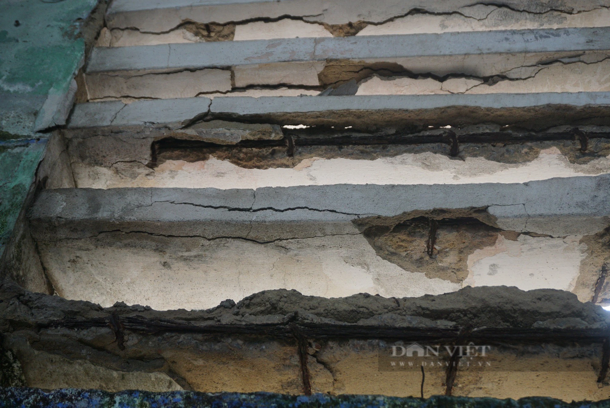 Nhiều hạng mục tại chung cư Hòa Minh xuống cấp nghiêm trọng.