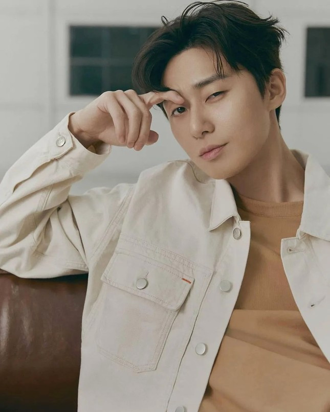 5 ngoi sao bi truyen thong che co cach cu xu kem nhat-Hinh-4