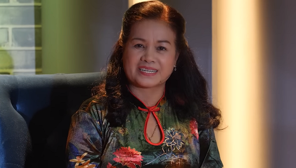 Đánh ghen tận buồng, nhưng nhìn chồng và bồ ngồi hai góc giường, vợ chỉ nói nhẹ một câu Danh ghen tan buong, nhung nhin chong va bo ngoi hai goc giuong, vo chi noi nhe mot cau