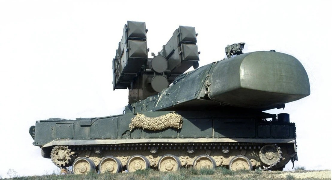 Chưa rõ Ukraine sở hữu bao nhiêu tổ hợp Buk-M1 ngoài 72 chiếc có từ trước chiến sự, cũng như đang vận hành bao nhiêu xe phóng Liên Xô lắp tên lửa Mỹ để giải quyết vấn đề thiếu đạn phòng không. Theo TWZ, AFP, Reuters.