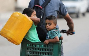 Hình ảnh báo chí 24h: Thủ đô của Ấn Độ nắng nóng gần 50 độ C, cao nhất từ trước đến nay