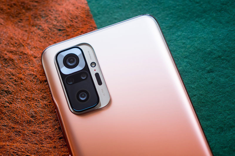 ##s###Bộ tứ này được trang bị đèn flash LED, hỗ trợ quay video 4K tốc độ 30 khung hình/giây, Full HD tốc độ 120 khung hình/giây, HD tốc độ 960 khung hình/giây. 