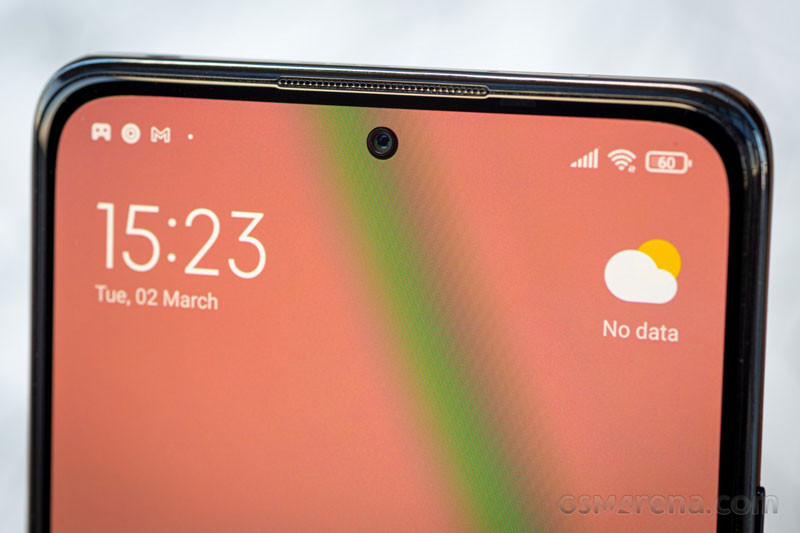 ##s###Máy ảnh trước 16 MP, f/2.5 cho khả năng ghi hình Full HD.