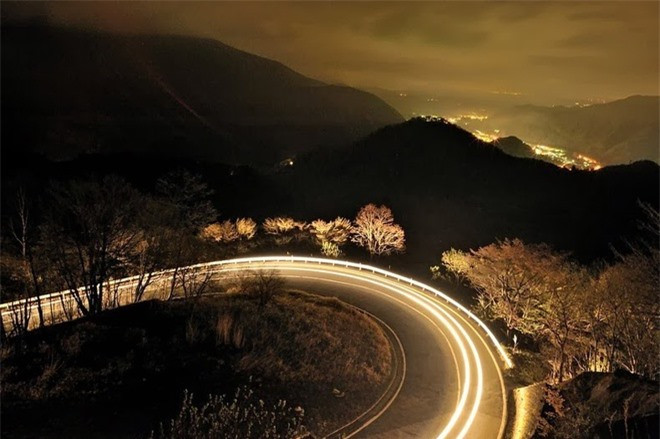 Con đường đóng một vai trò quan trọng trong lịch sử Nhật Bản, các tuyến đường từng là nơi phổ biến với khách hành hương Phật giáo, họ thường qua con đường này để đến hồ Chuzenji, nằm trên đỉnh đồi cây cối bao phủ rậm rạp.