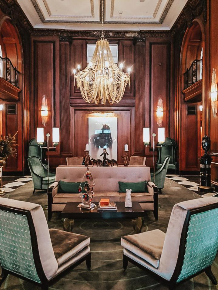 Khách sạn gần đây đã tiến hành cải tạo với chi phí khoảng 24,5 triệu USD.