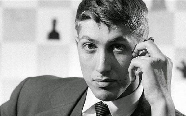 Ông từng có thời gian ngắn nghiên cứu và giảng dạy tại ĐH Rice trước khi nghỉ việc do áp lực từ việc tiếp xúc sinh viên lớn tuổi hơn mình. Trở lại Boston, Wiliam theo học chương trình Luật tại Harvard nhưng không duy trì được lâu. William vật lộn để định hình bản thân sau quãng thời gian dài sống dưới sự sắp xếp của bố mẹ. Năm 1919, ông bị bắt vì dẫn đầu cuộc biểu tình chống chiến tranh.