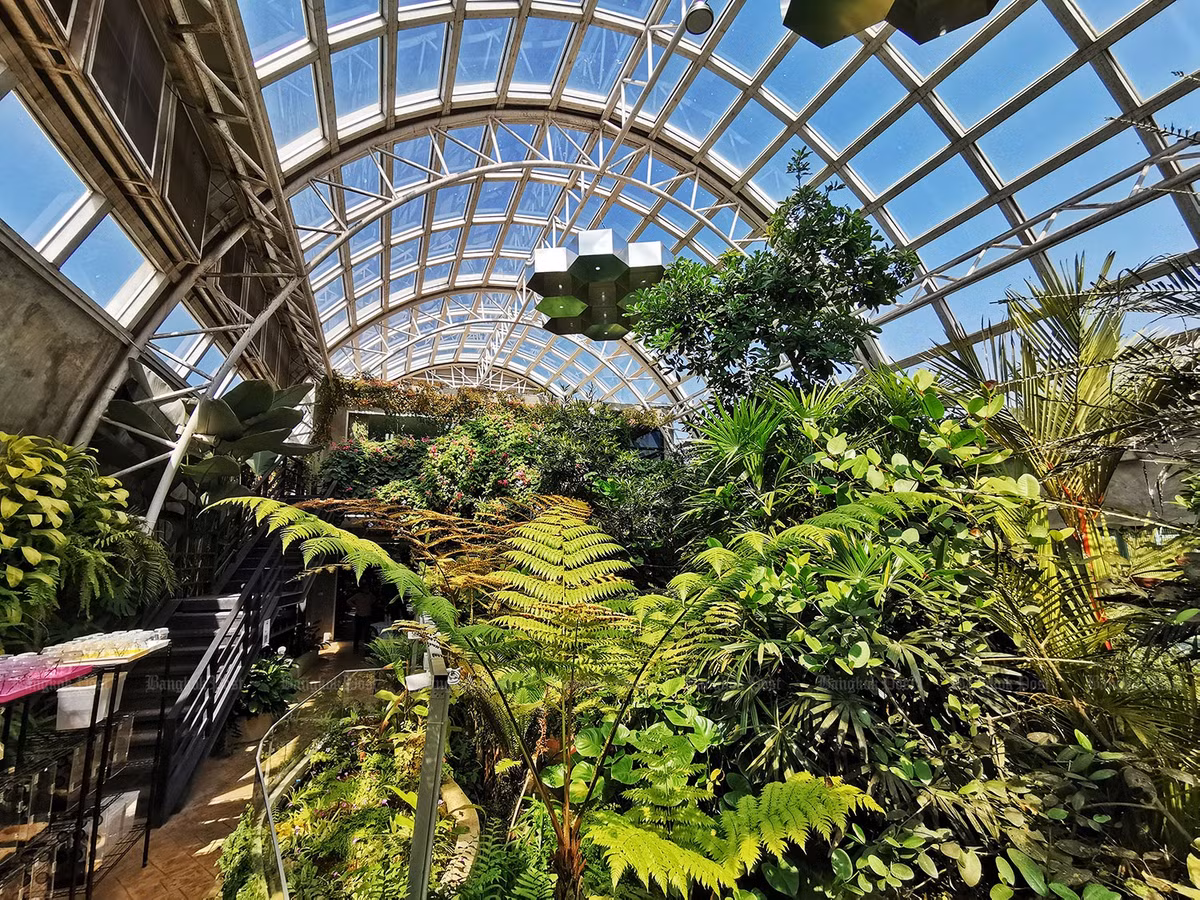 Wissarut, trợ lý thí nghiệm nghiên cứu tại cơ sở, nhấn mạnh đây không phải sở thú. Họ hy vọng du khách có thể học hỏi thêm nhiều thứ về thế giới côn trùng khi đến đây. Ngoài việc mở cửa cho khách tham quan, mục đích chính của trung tâm này là nghiên cứu. Đội ngũ nhân viên ở đây tìm hiểu về thuốc trừ sâu sinh học, khả năng tự vệ bằng hóa chất của thực vật, nuôi dế hữu cơ...