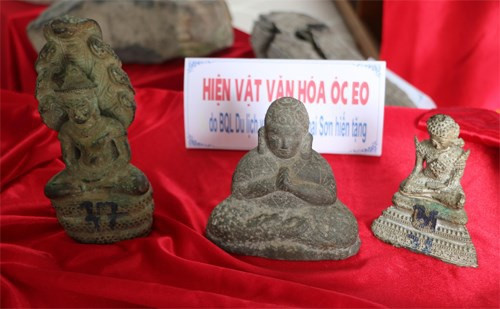 Theo "Bảo tàng Lịch sử", ngoài chữ viết, tôn giáo chính của Phù Nam cũng có nguồn gốc từ Ấn Độ là Phật giáo và Ấn Độ giáo (Bà La Môn). Ảnh: Báo An Giang.