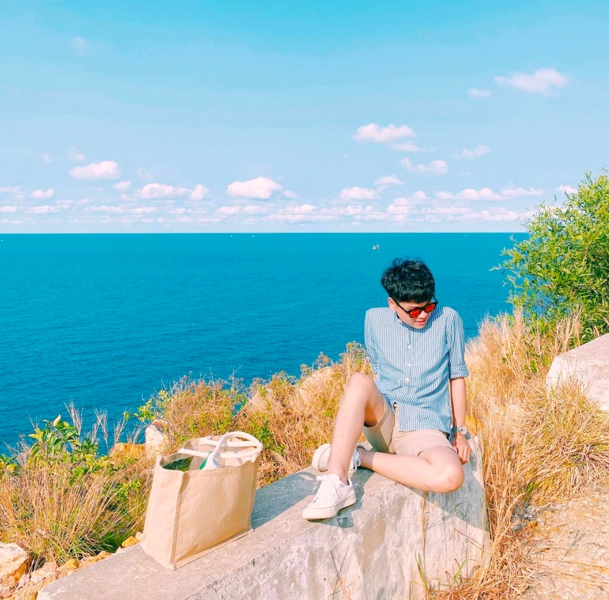 Quần đảo Nam Du nằm về phía đông nam đảo Phú Quốc, cách bờ biển Rạch Giá 65 hải lý. Nam Du sở hữu vẻ đẹp nguyên sơ, hữu tình. Các trải nghiệm du khách không thể bỏ qua khi đến đây là tắm ở bãi Cây Mến, bãi Ngự, tham quan hải đăng, đi thuyền ra đảo hòn Mấu, hòn Ngang… Ảnh: Daniel.thewanderer.