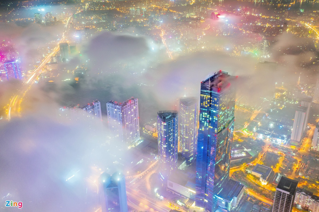 Theo Niên giám thống kê 2019 của Tổng cục Thống kê, với dân số lên tới hơn 8,9 triệu người, TP.HCM chính là thành phố có dân số đông nhất ở nước ta hiện nay.