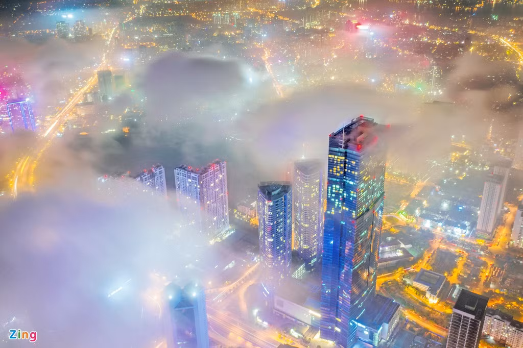 Theo Niên giám thống kê 2019 của Tổng cục Thống kê, với dân số lên tới hơn 8,9 triệu người, TP.HCM chính là thành phố có dân số đông nhất ở nước ta hiện nay.