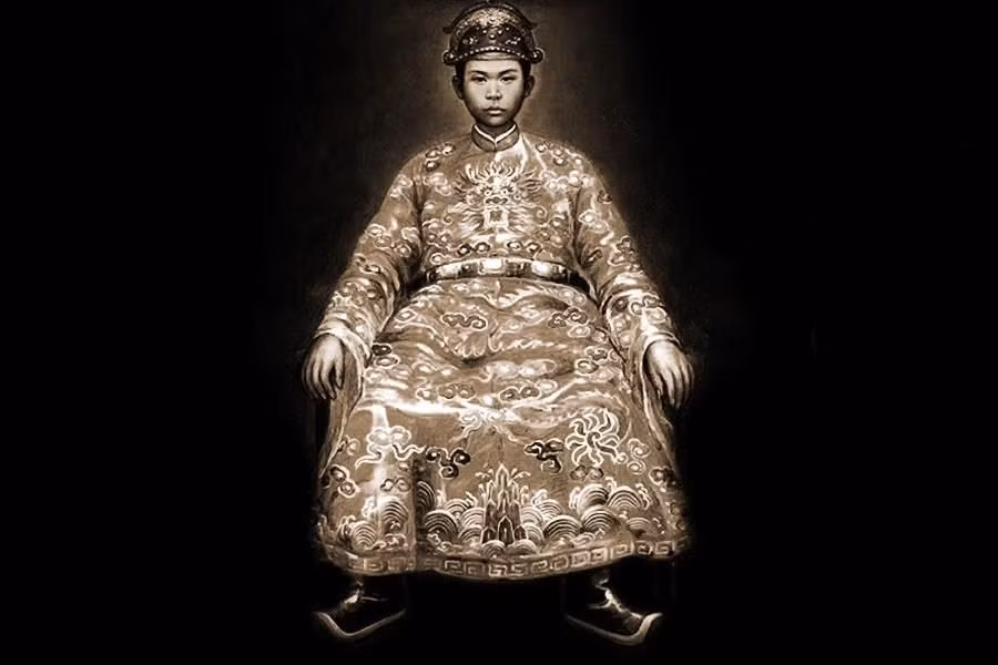 Hoàng phi Phan Thị Điều chính là mẹ của hoàng tử Nguyễn Phúc Bửu Lân, tức vua Thành Thái. Sau khi được đình thần và hàng xóm khuyên nhủ, bà mới đồng ý cho con vào cung làm vua. Khác với cha mình, Thành Thái là vị vua nổi tiếng yêu nước.