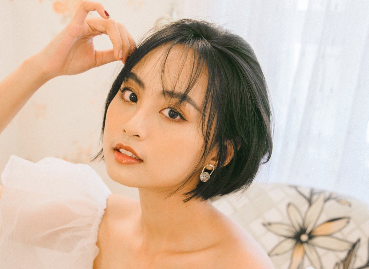 Bên cạnh MC Chúc Anh, Minh Nghi sẽ là người cầm trịch bàn phân tích viên của giải đấu Icon Series SEA mùa Hè 2021.