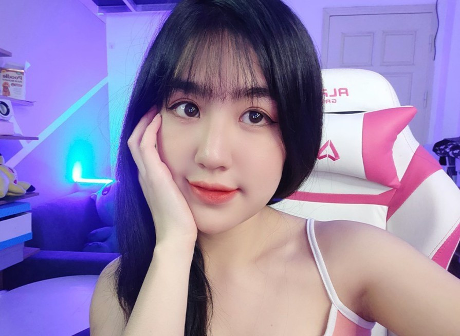 Hiện tại, Thảo Anh sở hữu lượng fan vô cùng đông đảo, cô nàng có gần 300 nghìn người theo dõi trên trang cá nhân của mình.