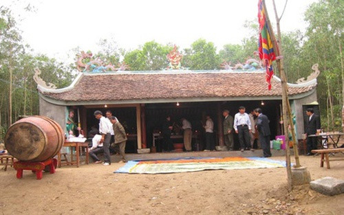 Có đóng góp nhất định vào thắng lợi của cuộc kháng chiến chống giặc Nguyên, Bạch Liêu có tên trong danh sách được triều đình định công ban thưởng nhưng ông từ chối mọi tước vị, vật phẩm. Biết tài của ông, lại thấy nhà Nguyên vẫn chưa chịu từ bỏ tham vọng xâm chiếm nước ta, năm Đinh Hợi (1287), vua Trần sai Bạch Liêu đi sứ thăm dò. Khi về nước, ông trở lại quê hương dạy học, bốc thuốc chữa bệnh. Một thời gian sau, ông di cư ra Bắc, sống những năm tháng cuối đời ở làng Nghĩa Lư, huyện Thanh Tâm, xứ Hải Đông (Hải Dương ngày nay).