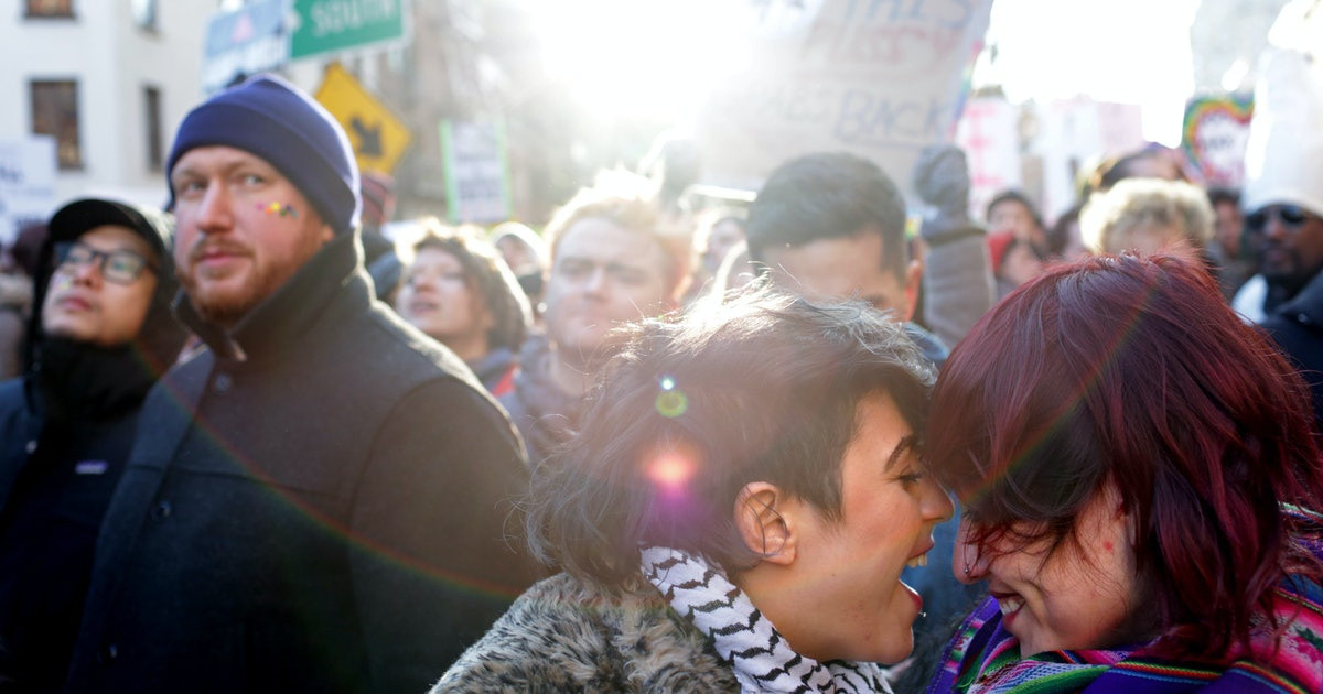 Khái niệm Cá tháng Tư lần đầu được đề cập trong các sáng tác của nhà thơ, nhà soạn nhạc người Pháp Eloy d'Amerval. Tác gia này đã sử dụng hình ảnh những chú cá để mô tả về tháng Tư - thời điểm những loài cá sống trong vùng nhiệt độ ôn hòa dễ bị đánh bắt nhất do đi riêng lẻ. Theo nghĩa bóng, Cá tháng Tư còn ám chỉ sự khù khờ, dễ bị đánh lừa.