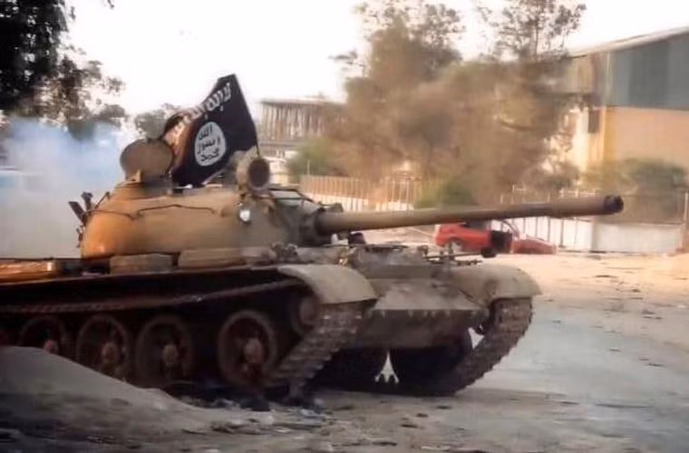 Tuy được đánh giá là đã lỗi thời nhưng T-54/55 vẫn rất hữu hiệu ở các cuộc chiến mà bên đối phương không có ưu thế về không quân hay vũ khí chống tăng mạnh mẽ. Với lớp giáp dày 100-200m, T-54/55 có thể vẫn đối kháng hiệu quả với các loại hỏa lực pháo, súng máy.