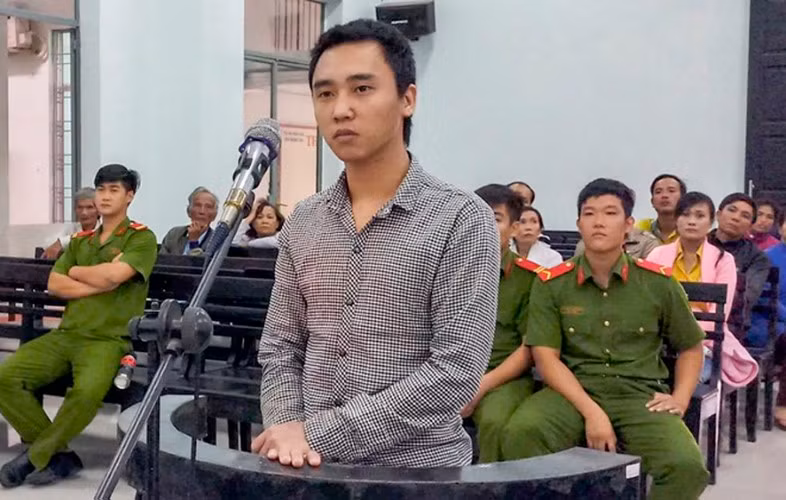 Sáng 7/12/2017, sau một ngày xét xử, Tòa án nhân dân tỉnh Khánh Hòa đã tuyên phạt tù chung thân đối với bị cáo Phan Thành Tâm về tội giết người, 4 năm tù về tội cướp tài sản. Ngoài ra, tòa cũng tuyên buộc bị cáo phải bồi thường cho gia đình bị hại 230 triệu đồng. Tổng hợp hình phạt buộc bị cáo phải chấp hành là tù chung thân.