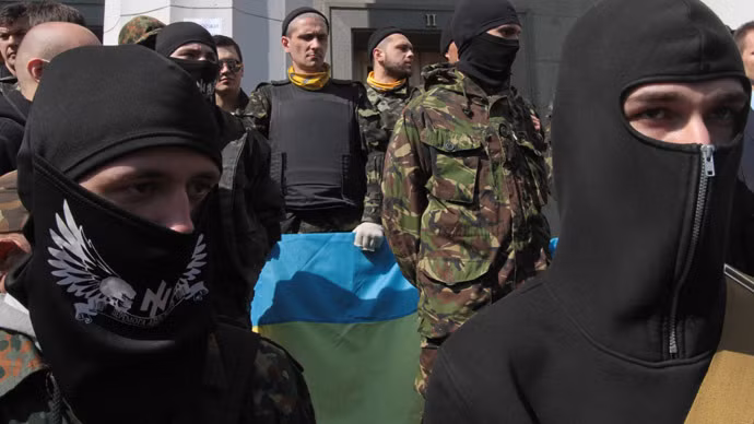 Những người ủng hộ nhóm Right Sector.